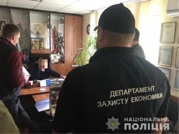 На Херсонщині голову ОТГ затримали з хабаром у 100 тисяч гривень