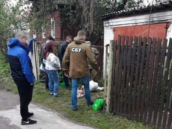 У Чернігові у гаражі виготовляли небезпечні наркотики і психотропи