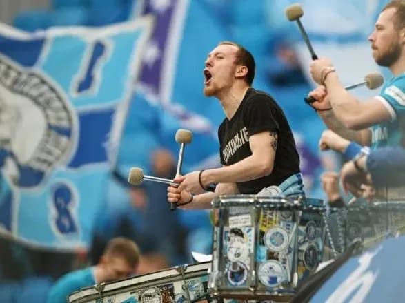 З'явилося відео масової сутички між фанами місцевого "Зеніту" та московського ЦСКА у Петербурзі