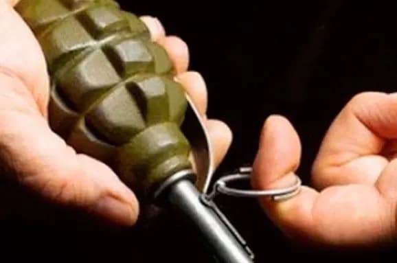 У столичному метро затримали чоловіка з гранатами