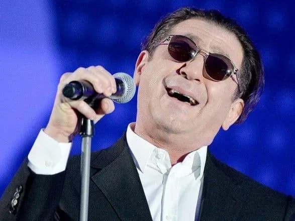 Латвия пока не собирается включать в “черный список” Лепса