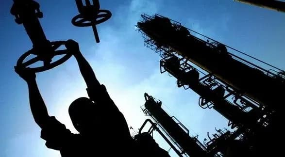 Поставки "чистої" нафти до Словаччини та Угорщини очікуються наприкінці травня