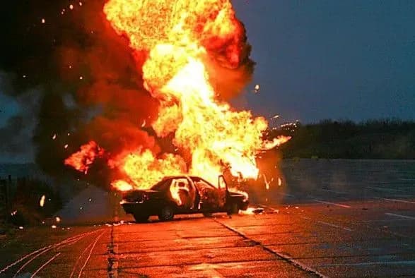 У Львові під час руху в авто спрацювала вибухівка