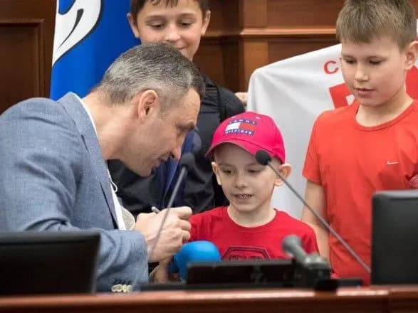 Кличко у День вишиванки: шануймо свої традиції, свою культуру, своє – українське