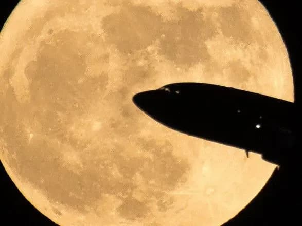 NASA вибрало 11 компаній для виробництва прототипів апаратів для висадки на Місяць