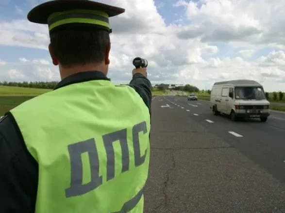 У Білорусі невідомі на "Волзі" викрали і вбили співробітника ДАІ