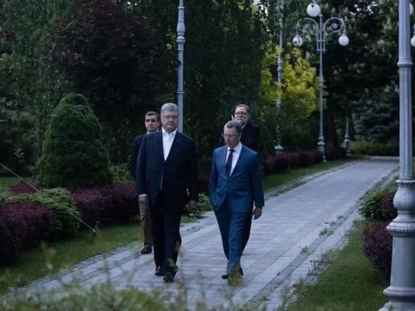 Порошенко вручив Волкеру орден Ярослава Мудрого