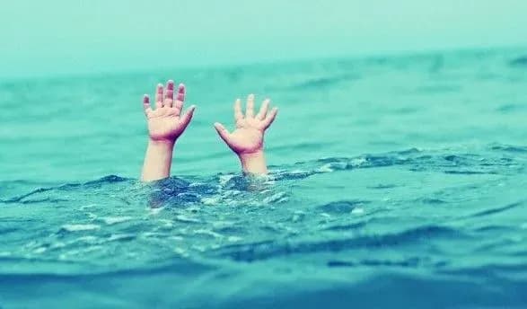 На Донеччині потонула малолітня дівчинка