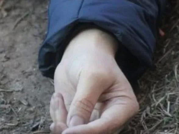 Мертва жінка декілька тижнів пролежала на смітнику