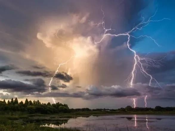 В Україні оголосили штормове попередження