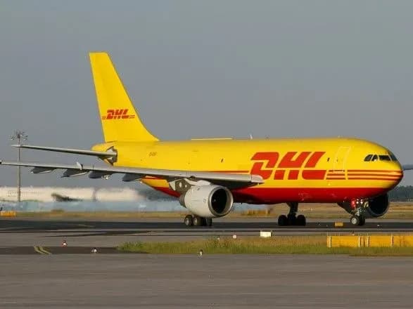Поштовий сервіс DHL призупинив відправку великовагових вантажів між США та Венесуелою