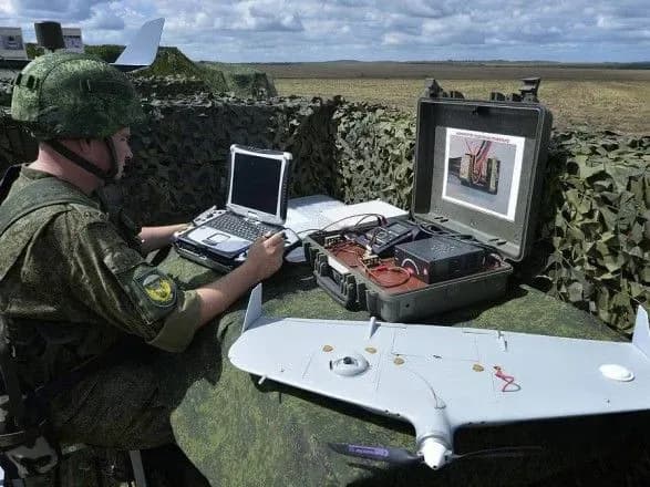 ЗМІ: у РФ провели тестування нового стелс-безпілотника "Охотник"