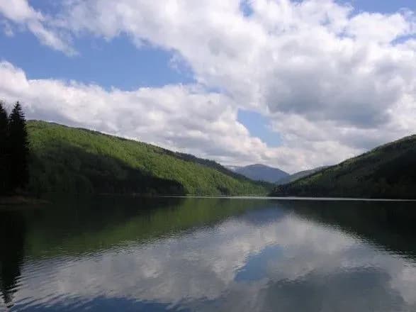 Особу знайденої у річці мертвої дівчинки встановлюють через Румунію