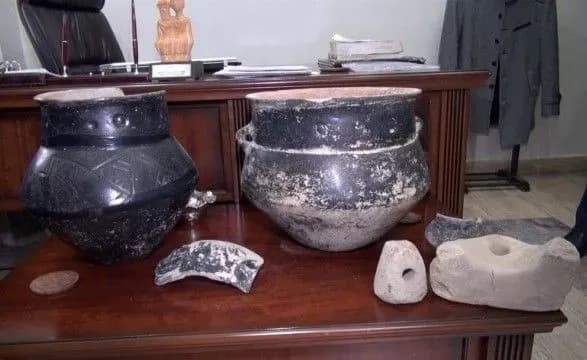 Турецький фермер знайшов на городі артефакти, яким майже 5 тисяч років