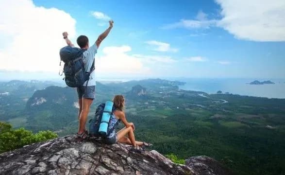 Експерт назвав популярні напрямки для літнього відпочинку за кордоном