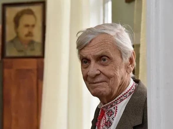 Внук Франко по случаю годовщины смерти дедушки посадил дуб в его усадьбе