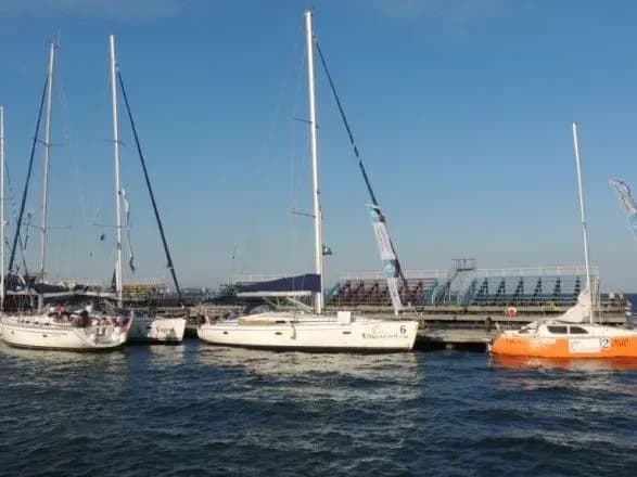 В Крыму во время парусной регаты столкнулись три яхты