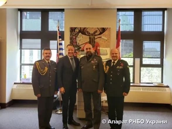 Кривонос в Канаде обсудил сотрудничество в сфере безопасности и обороны