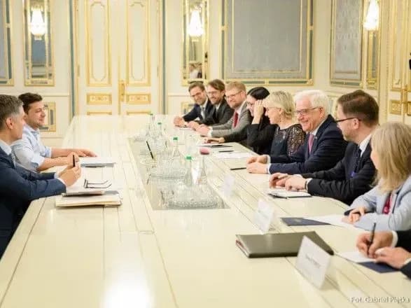 Зеленський зустрівся з главами МЗС Швеції та Польщі
