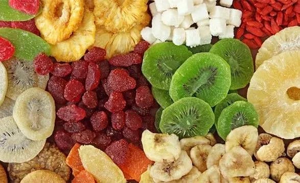 Разом із цінним калієм сухофрукти містять і канцерогени – лікар