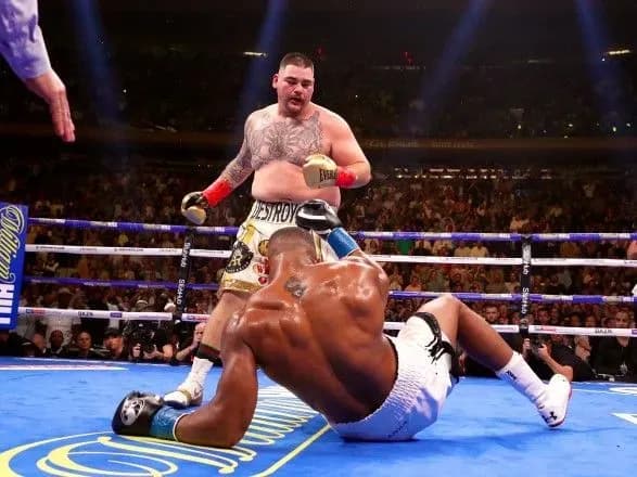Британець Джошуа зазнав поразки і втратив чемпіонські пояси