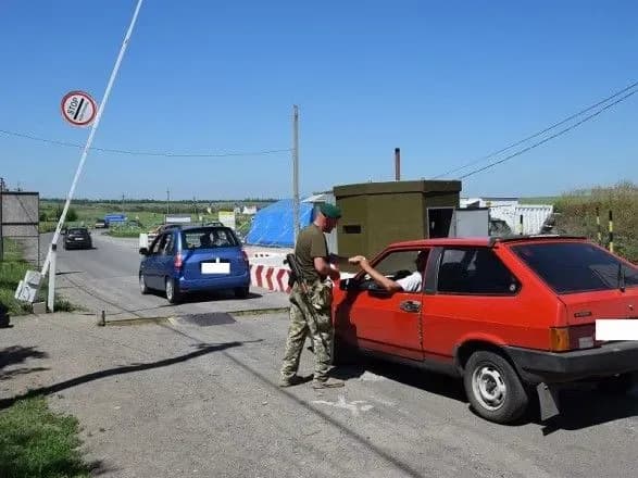 За неделю через КПВВ на линии соприкосновения не пропустили 158 человек