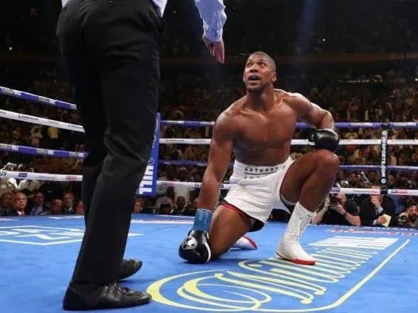 Боксер Джошуа виразив бажання помститися за втрату чемпіонських титулів