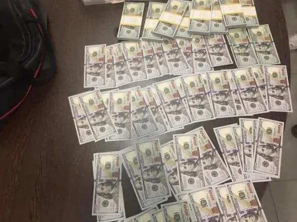 Викрито злочинців, які "вибивали" з підприємців гроші за припинення тиску на бізнес