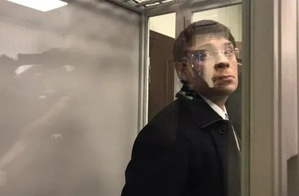 У Крючкова є вагома причина замовчувати участь Суркісів в енергетичній корупції - експерт