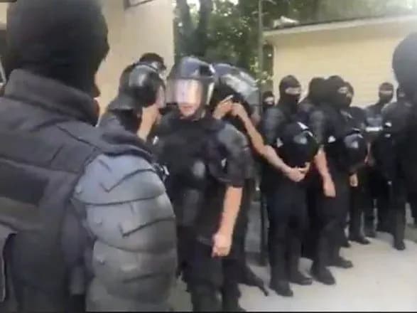 У Молдові пройшов обшук у поліцейських, які заявили про підтримку нового уряду