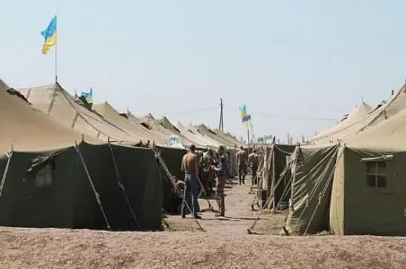 На полігоні військовий напідпитку побив товариша по службі