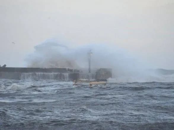 Поляків попередили про швидкість вітру до 100 км/год