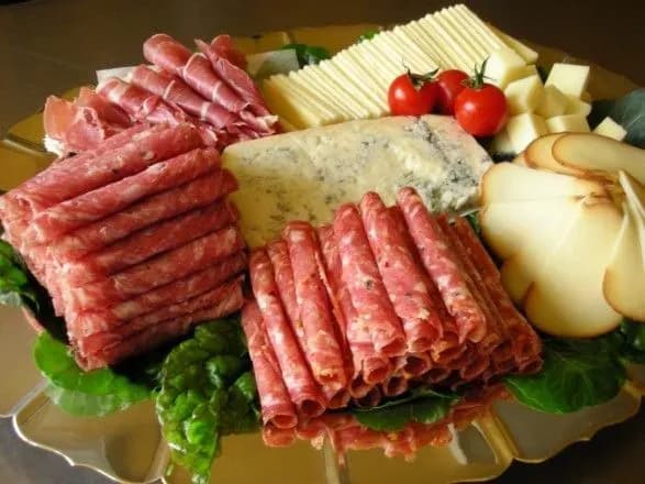 Армія Ізраїлю покарала трьох солдатів за зберігання сиру поруч з ковбасою