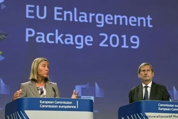 У ЄС відклали початок переговорів про вступ Північної Македонії та Албанії