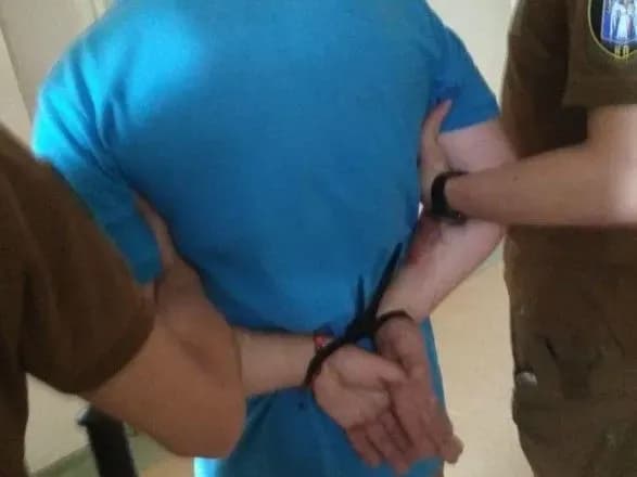 В столичной больнице нетрезвый мужчина напал с ножом на медиков