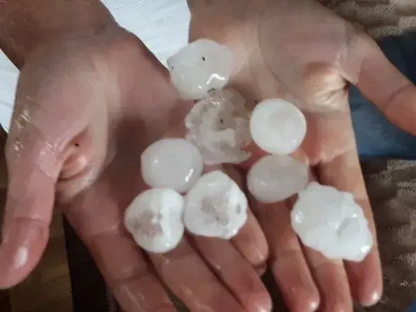 На Тернопільщині випав величезний град