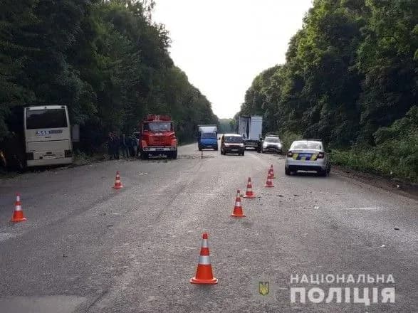 У ДТП з автобусом з-за кордону загинула людина, троє травмованих