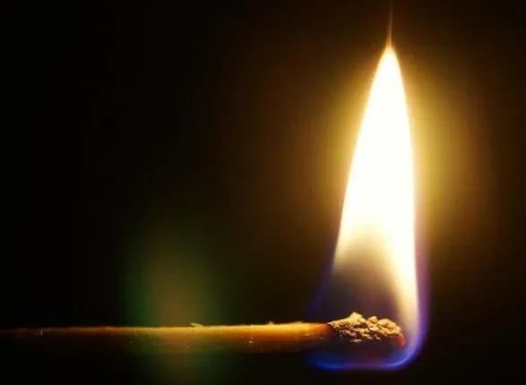 У Одесі підпалили гараж: пошкоджені автомобілі