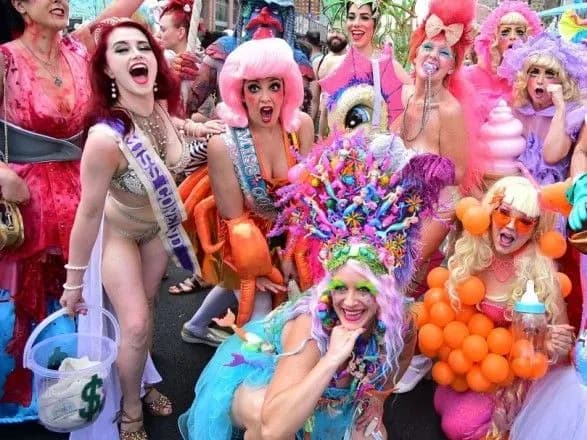 У Нью-Йорку пройшов парад русалок