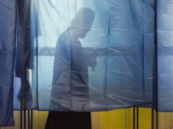 Мер Лисичанська проти "токсичного" радикала: хто боротиметься за мандат на 107 окрузі