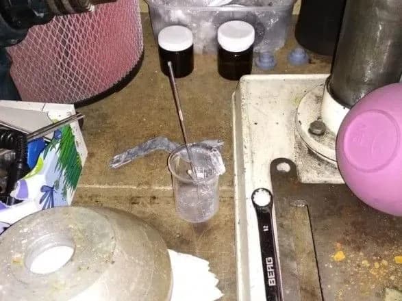 Чоловік облаштував у себе вдома нарколабораторію з виготовлення психотропів