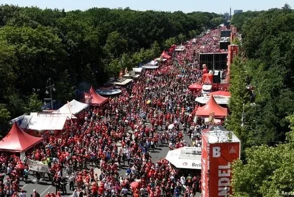 У Берліні десятки тисяч робітників вимагали справедливої економіки