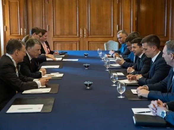 Зеленский встретился с Волкером в Торонто