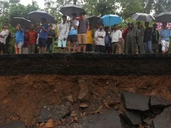 В Індії через сильні зливи загинуло 27 людей