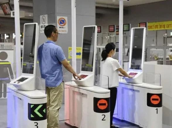 Японія планує запровадити систему розпізнавання облич для іноземців