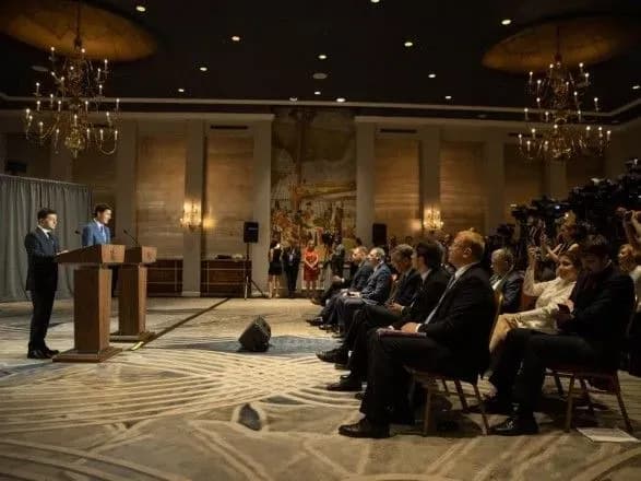 Канада постачатиме в Україну бронетехніку і інвестуватиме в виробництво боєприпасів