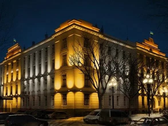 В Івано-Франківській області взято під варту чоловіка, який розбещував свою падчерку та її подругу