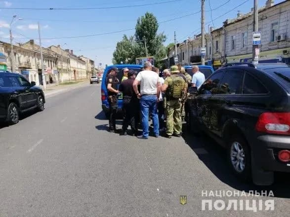 В Одесі затримали чоловіка, який взяв у заручники співробітниць фінустанови