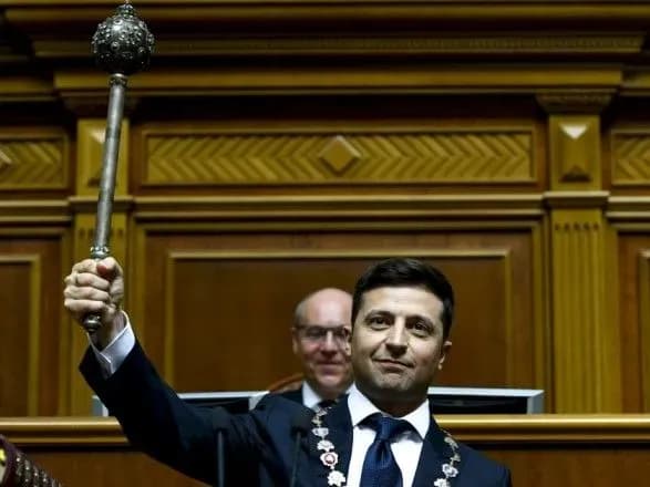 Зеленський про новий формат Дня Незалежності: можливо без параду, але з преміями військовим