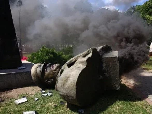 В Інституті нацпам'яті відреагували на відновлення пам’ятника Жукову у Харкові